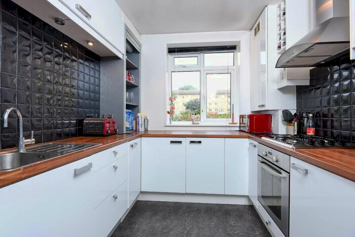 1 Bedroom Flat To Rent In Allen Edwards Drive, London, SW8