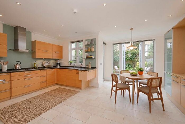 5 Bedroom Semi Detached House To Rent In Kelsall Mews, Richmond, TW9