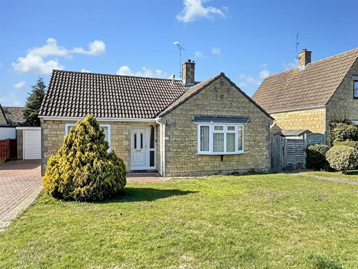 2 Bedroom Detached Bungalow For Sale In Ballards Close, Mickleton, Chipping Campden, GL55