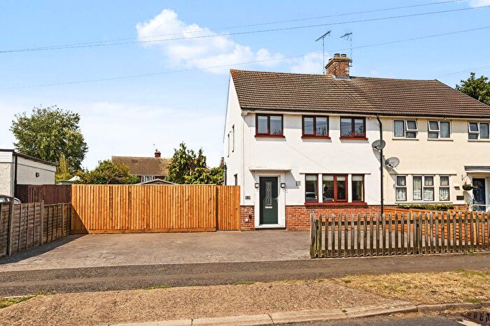 3 Bedroom Semi-Detached House For Sale In Moorhills Road, Wing, LU7