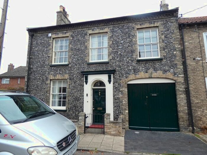 4 Bedroom Semi-Detached House To Rent In Earls Street, Thetford, IP24