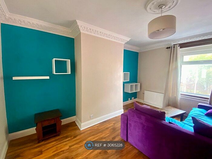 2 Bedroom Flat To Rent In The Dale, Sheffield, S8