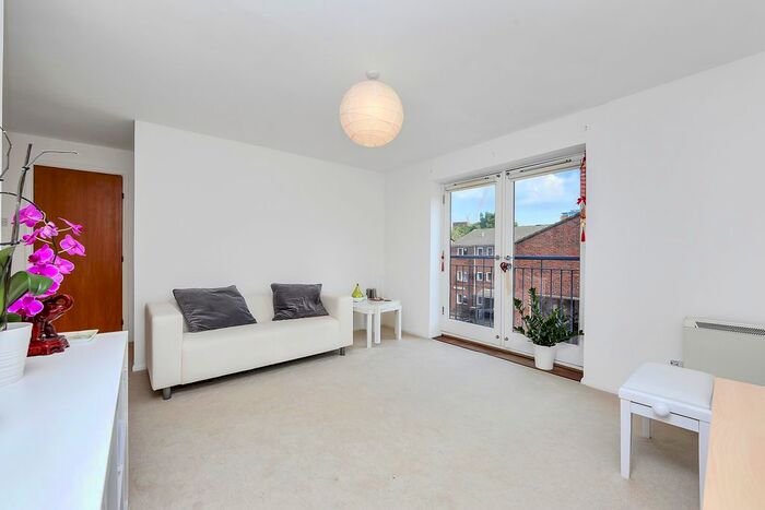 2 Bedroom Flat To Rent In Odeon Court, Chicksand Street, E1