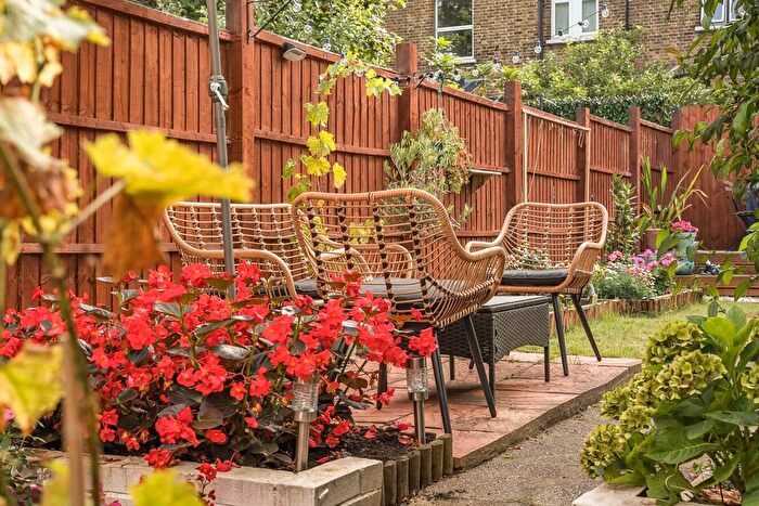 2 Bedroom Maisonette For Sale In Shorndean Street, Catford, London, SE6