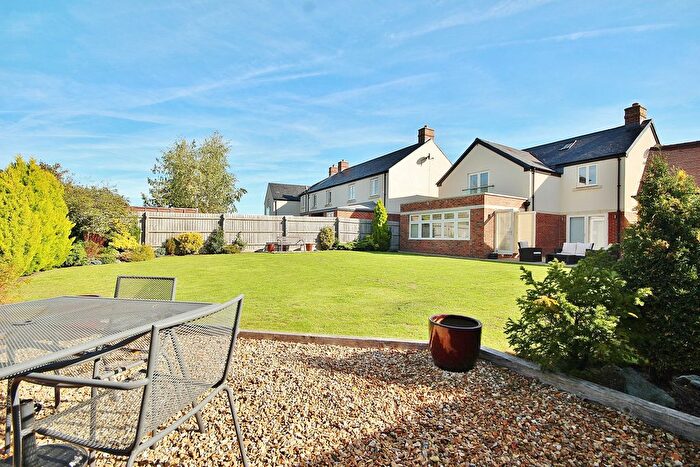 4 Bedroom Detached House For Sale In Dovecote Place, Curbridge, OX29