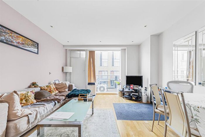 1 Bedroom Flat To Rent In Cubitt Building, Grosvenor Waterside, Gatliff Road, London, SW1W