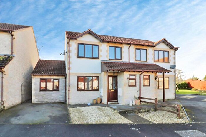 3 Bedroom Semi-Detached House For Sale In Aquara Close, Street, BA16