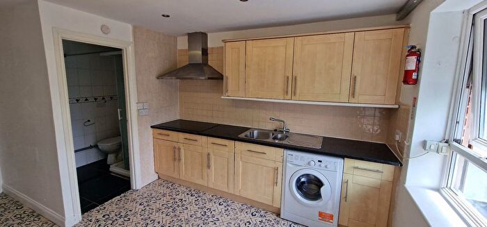 2 Bedroom Flat To Rent In Hilltop Gardens, London, NW4