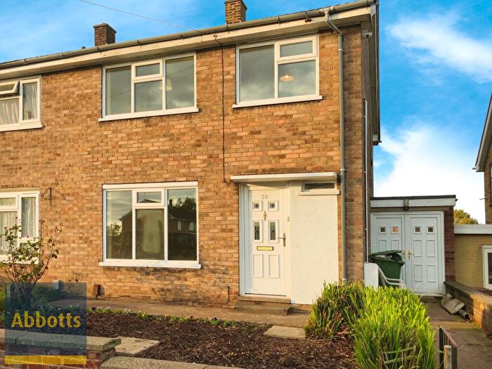 3 Bedroom Semi-Detached House To Rent In Ollard Avenue, Wisbech, PE13