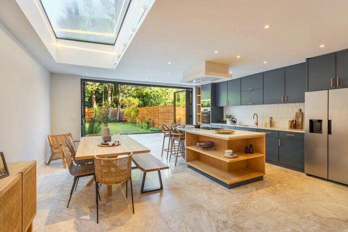 5 Bedroom Apartment To Rent In Fordwych Road, West Hampstead, NW2