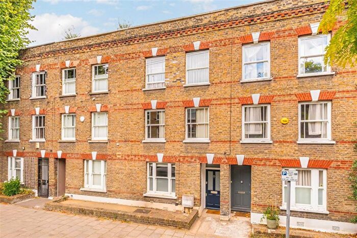 3 Bedroom Terraced House To Rent In Henshaw Street, Elephant And Castle, SE17