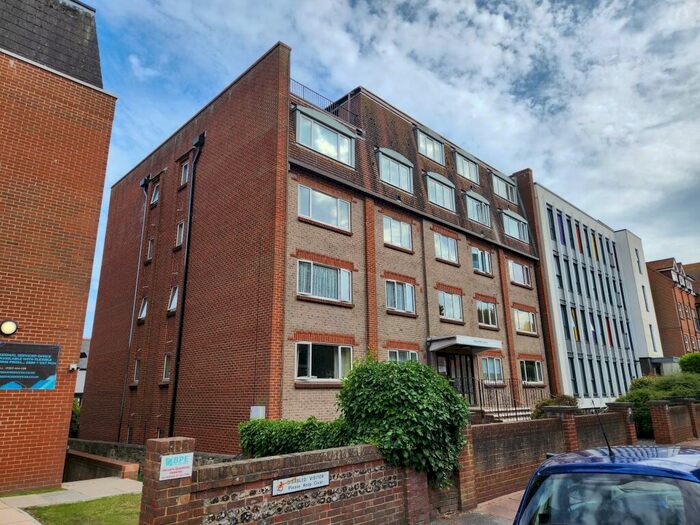 1 Bedroom Flat To Rent In St Leonards Road, Eastbourne, BN21