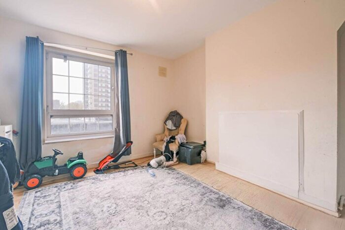 2 Bedroom Flat For Sale In Betts Street, Shadwell, London, E1