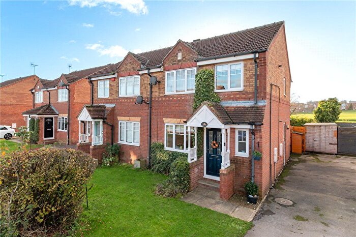 3 Bedroom Semi-Detached House For Sale In Sandpiper Approach, Morley, Leeds, West Yorkshire, LS27