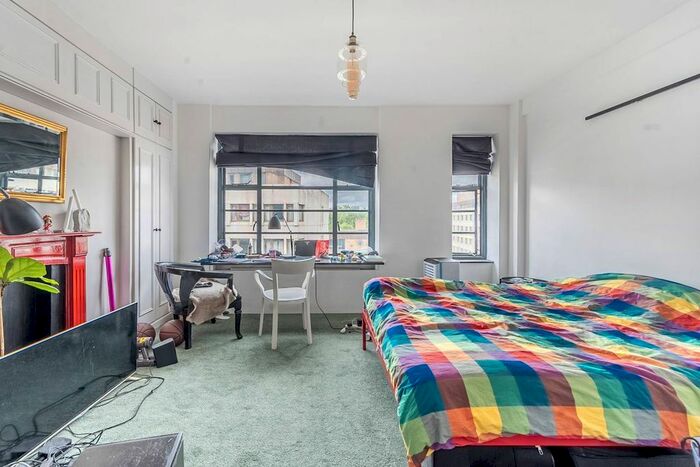 Studio To Rent In Petty France, St James's Park, London, SW1H