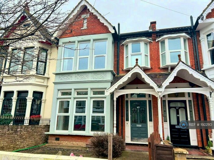 4 Bedroom Semi-Detached House To Rent In Boscombe Road, Southend-On-Sea, SS2