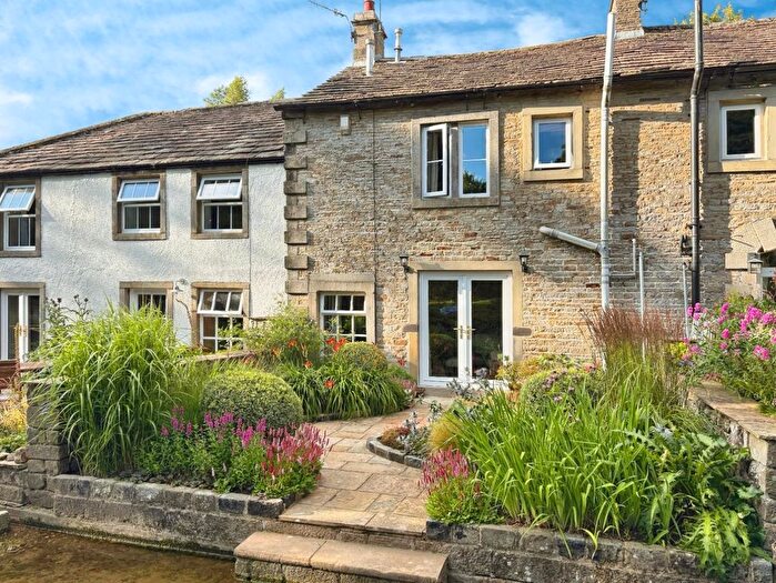 2 Bedroom Terraced House For Sale In Home Farm, Gargrave, Skipton, BD23