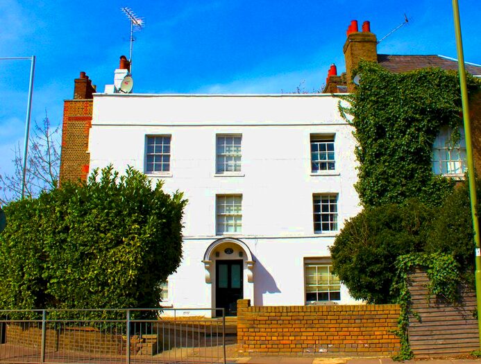 Studio To Rent In The Burroughs, London, NW4