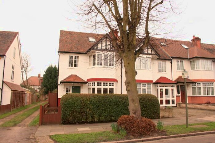 4 Bedroom End Of Terrace House To Rent In Mayfield Avenue, North Finchley, N12