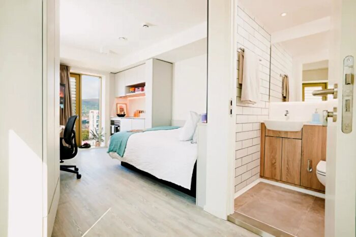1 Bedroom Flat To Rent In Bruce Street, Belfast, BT2