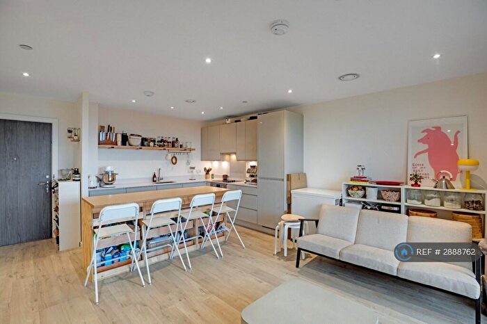 2 Bedroom Flat To Rent In Cargo House, London, E16