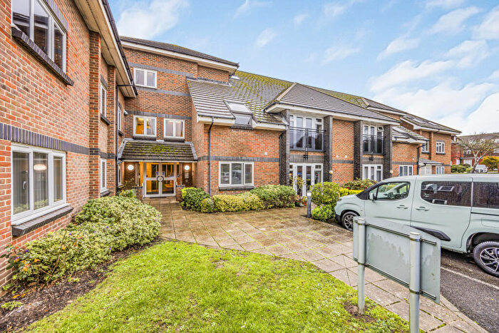 1 Bedroom Retirement Property For Sale In The Gatehouse, PO11