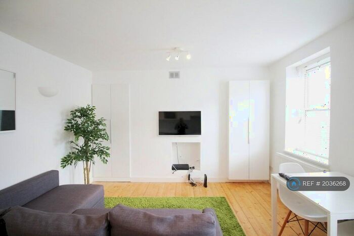 1 Bedroom Flat To Rent In St. Pancrass Way, London, NW1