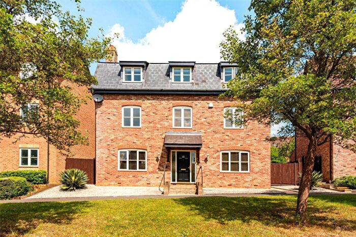 5 Bedroom Detached House For Sale In Colindale Street, Monkston Park, Milton Keynes, Buckinghamshire, MK10