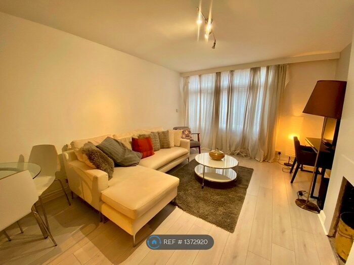 4 Bedroom Maisonette To Rent In Stambourne House, London, SW8