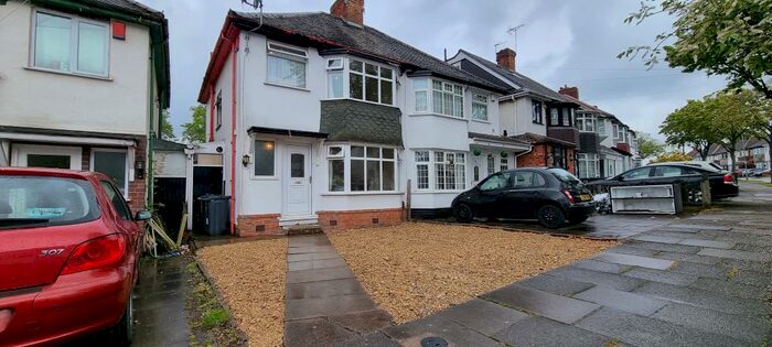 3 Bedroom House To Rent In Derrydown Road, Birmingham, B42