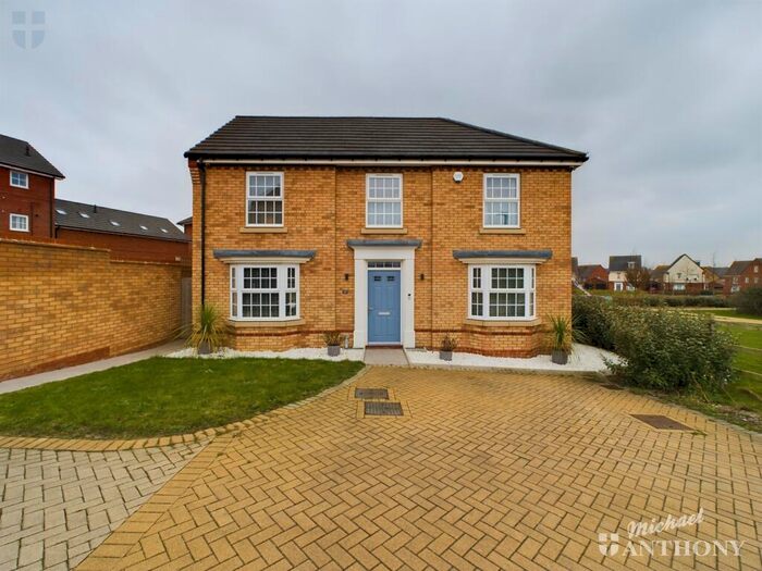 4 Bedroom Detached House To Rent In Magnus Grove, Fairfields, Milton Keynes, Buckinghamshire, MK11