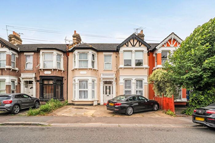 1 Bedroom Flat For Sale In Valentines Road, Ilford, IG1