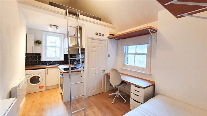 Studio To Rent In Earls Court Road, Earls Court, London, SW5