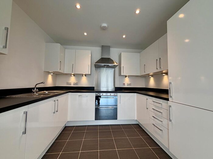 2 Bedroom Apartment To Rent In Kingfisher Close, Warwick, CV34