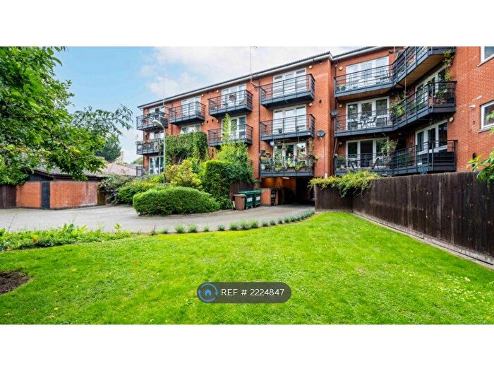 2 Bedroom Flat To Rent In Ramsey Walk, London, N1