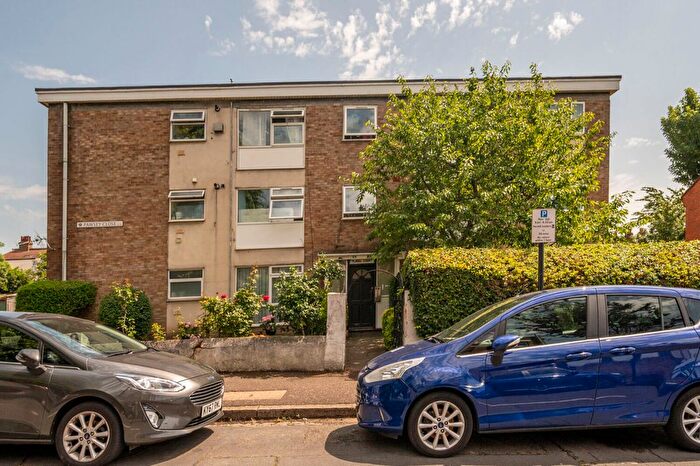 2 Bedroom Flat For Sale In Pawsey Close, Upton Park, London, E13