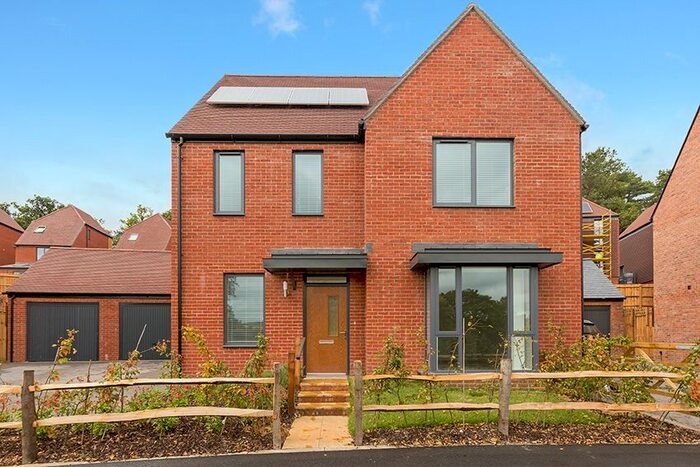 5 Bedroom Terraced House To Rent In Browning Place, Coulsdon, CR5