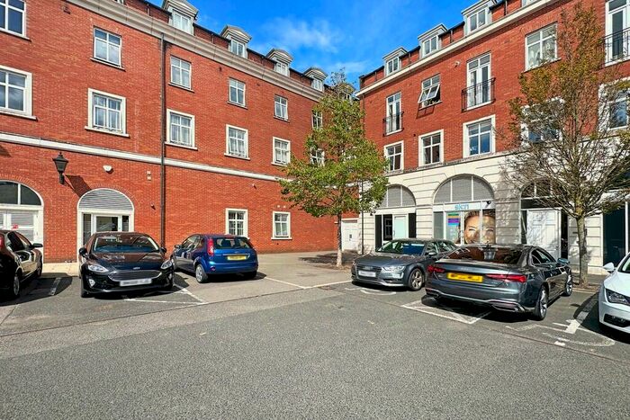 2 Bedroom Apartment To Rent In Main Street, Dickens Heath, B90