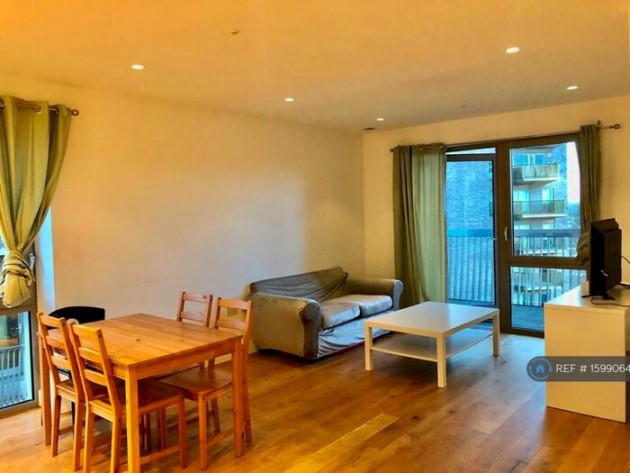 2 Bedroom Flat To Rent In Rathbone Market, London, E16