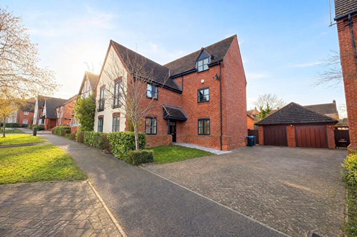 5 Bedroom Detached House For Sale In Wickstead Avenue, Grange Farm, MK8