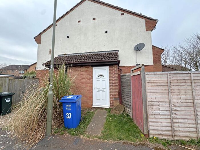 1 Bedroom House To Rent In Glyndebourne Gardens, Banbury, OX16