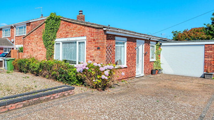 3 Bedroom Detached Bungalow For Sale In Blithemeadow Drive, Norwich, Norfolk, NR7