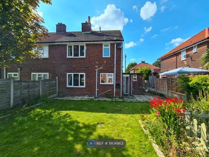3 Bedroom Semi-Detached House To Rent In Tarn Grove, Worsley, Manchester, M28