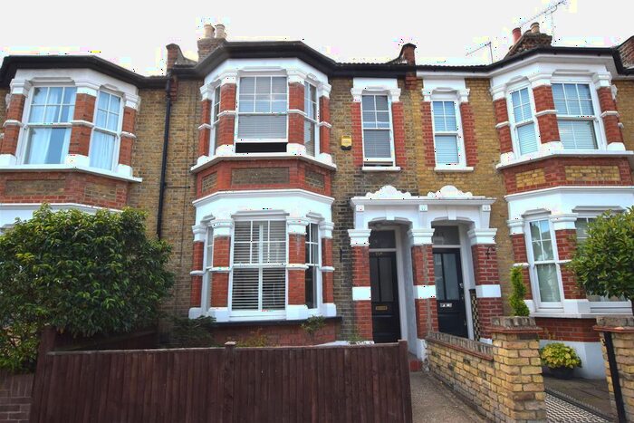 2 Bedroom Flat To Rent In Pelham Road, London, E18