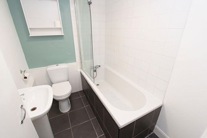 1 Bedroom Flat For Sale In Highfield Road, Dartford, Kent, DA1