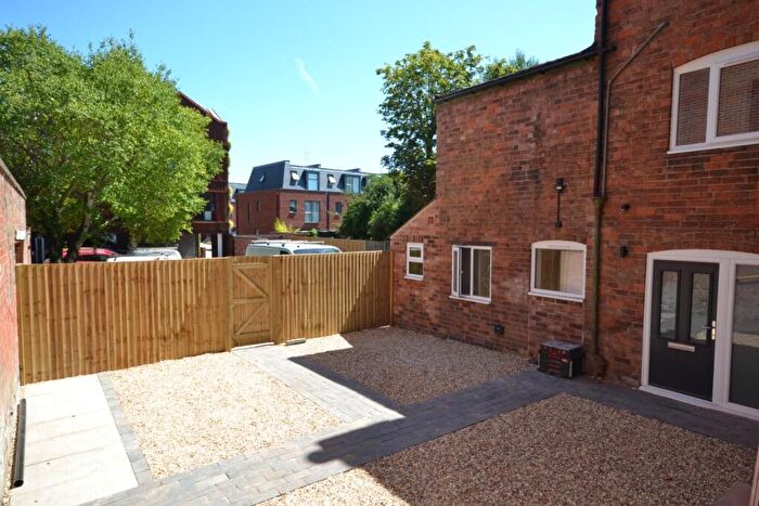2 Bedroom Flat To Rent In Arden Street, Stratford-Upon-Avon, CV37