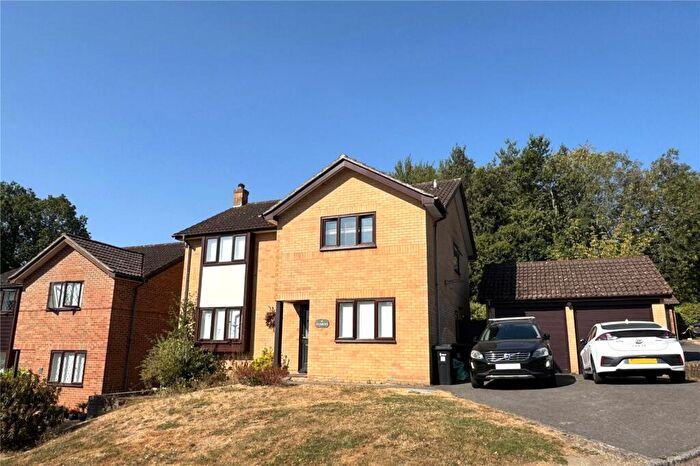 4 Bedroom Detached House For Sale In Cumberland Way, Wokingham, Berkshire, RG41