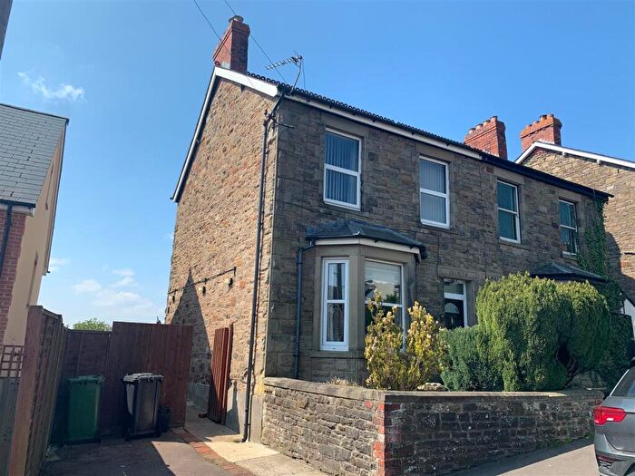 3 Bedroom Semi-Detached House For Sale In Grove Road, Lydney, GL15