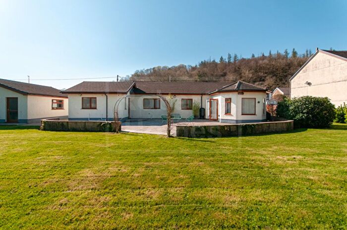 3 Bedroom Detached Bungalow For Sale In Bethel Road, Lower Cwmtwrch, SA9