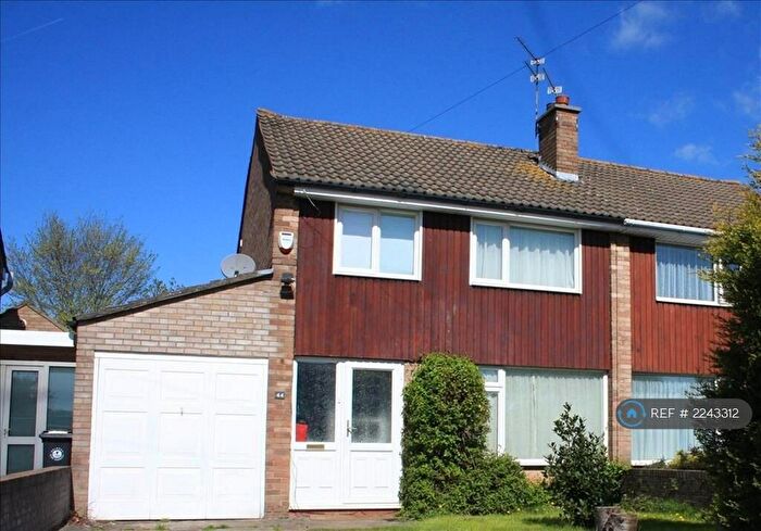 3 Bedroom Semi-Detached House To Rent In Greenlands Way, Bristol, BS10